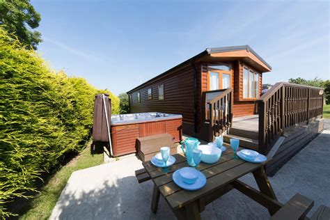 holiday cottages that take cats.